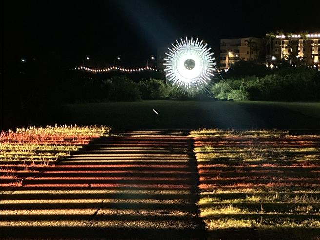 台東光祭作品《介隙：向陽之域》。（蔡旻妤攝）