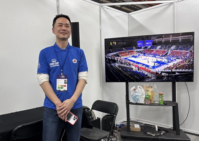 篮协副秘书长张承中表示参赛协议从原本5人签约到现在变成9人。(黄及人摄)