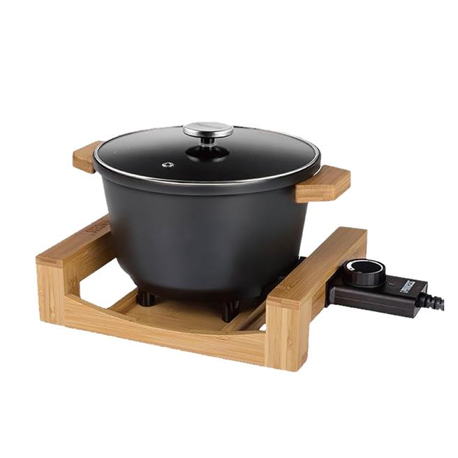 新光三越台北站前店超狂點數盛典，荷蘭公主多功能陶瓷料理鍋，扣1萬2800點，原價3990元。（新光三越提供）