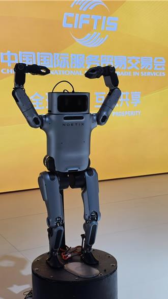 陸人形機器人市場規模超27億 業內人士預測：明年將迎「高考」