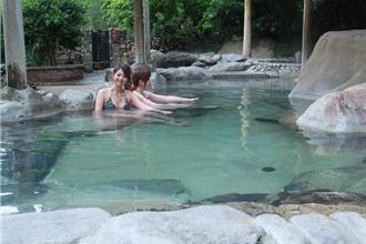 小雪到！東埔溫泉季熱鬧開跑 泡湯美食一次滿足