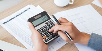 Snowflake上季财报亮眼 股暴涨