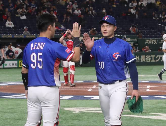 中华队先发投手陈柏清1局下化解危机。（图／赵双杰摄）