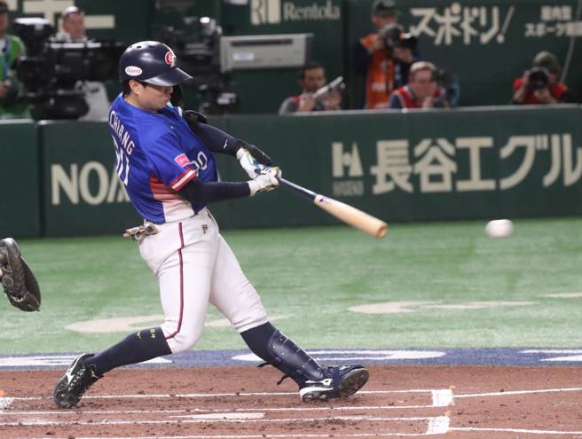 中华队江坤宇敲安上垒，可惜攻势未能延续。（图／赵双杰摄）