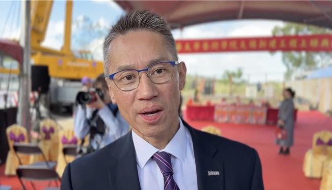 清大校长高为元22日表示，过去两校的确有讨论，盼透过合作，提供更多人才培育机会跟产官学合作平台，目前只是开始的一小步，还有学校内部程序和讨论。（王惠慧摄）