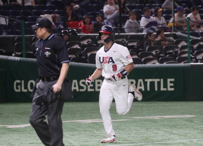 美国队汤玛斯5局下阳春炮反击。（图／赵双杰摄）