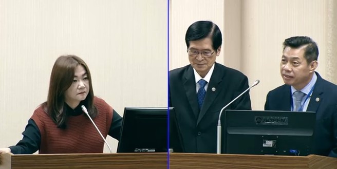 马文君质询画面。（取自立法院会议随选）
