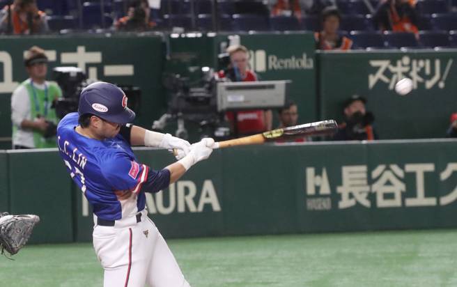 中华队林家正7局敲安上垒。（图／赵双杰摄）