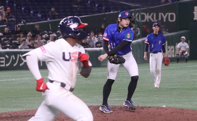 中华队由陈冠宇接替投球。（图／赵双杰摄）