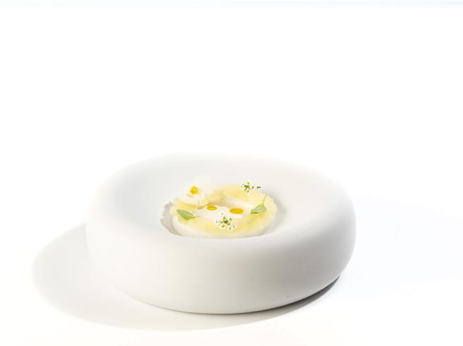 渥达尼斯磨坊新推「米其林尾牙春酒专案」，餐厅提供西班牙当代料理星级飨宴，让员工体验满足五感的米其林二星 Fine Dining。（慕舍酒店提供）