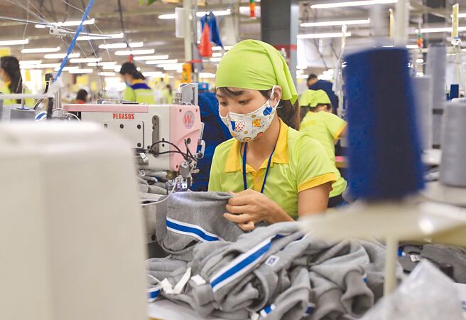 歐美運動服飾訂單需求好轉，以運動休閒服飾代工為主的聚陽、廣越、冠星-KY、光隆手中訂單能見度已達明年上半年。圖／美聯社