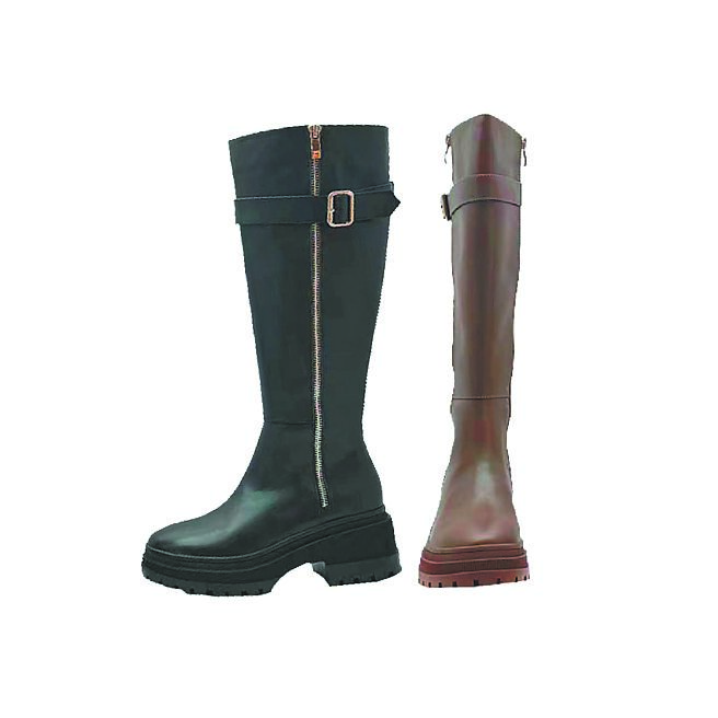 新光三越台北站前店冬日夯品下杀52折，BYHUE皮制长靴特价6680元，原价1万2800元。（新光三越提供）