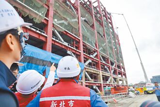 吊臂脫落男墜死 工人夜巡路塌亡