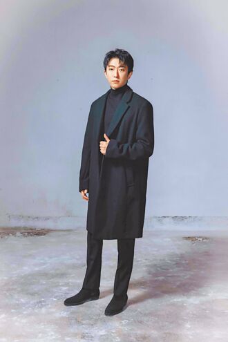 懷秋忍喪父痛 隔8年回歸歌手身分