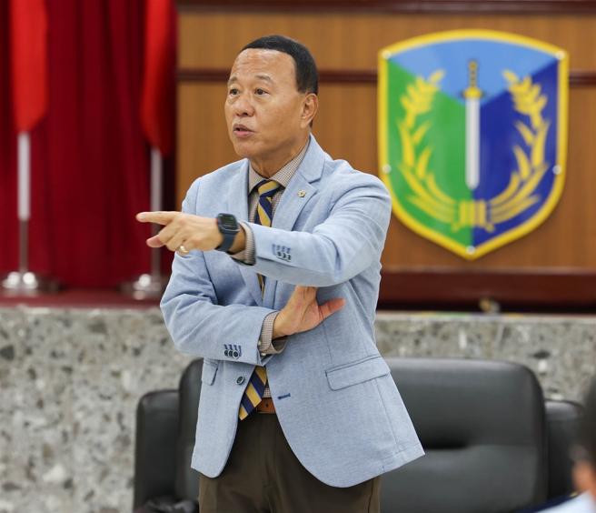 柏副部长与东部地区心辅及保防干部座谈。（军闻社记者庄家豪摄）