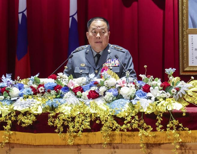 徐副部長主持國防醫學院123年校慶大會，肯定全體老師、隊職幹部全心全力投入學校教育的辛勤耕耘及努力。（記者范瑜攝）