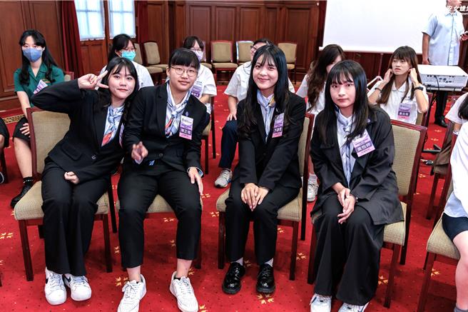 中山医大学生于2024年GiCS寻找资安女婕思「创意发想赛」荣获第二名。（校方提供／李京升台中传真）