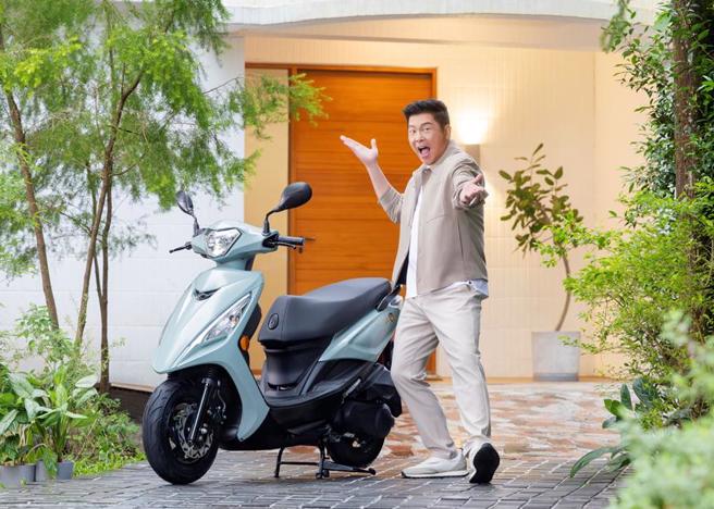 曾國城接下首個機車代言。（品牌提供）