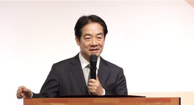 賴清德總統23日下午出席「第22屆罕見疾病獎助學金頒獎典禮」，肯定及感謝罕見疾病基金會對罕病病友的支持。（摘自中時新聞網直播）