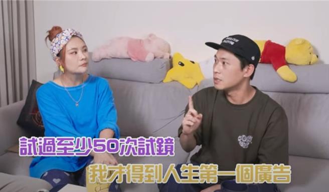 黄迪扬（右）登上董仔的YouTube节目分享心路歷程。（翻摄不啰嗦看董仔YouTube频道）