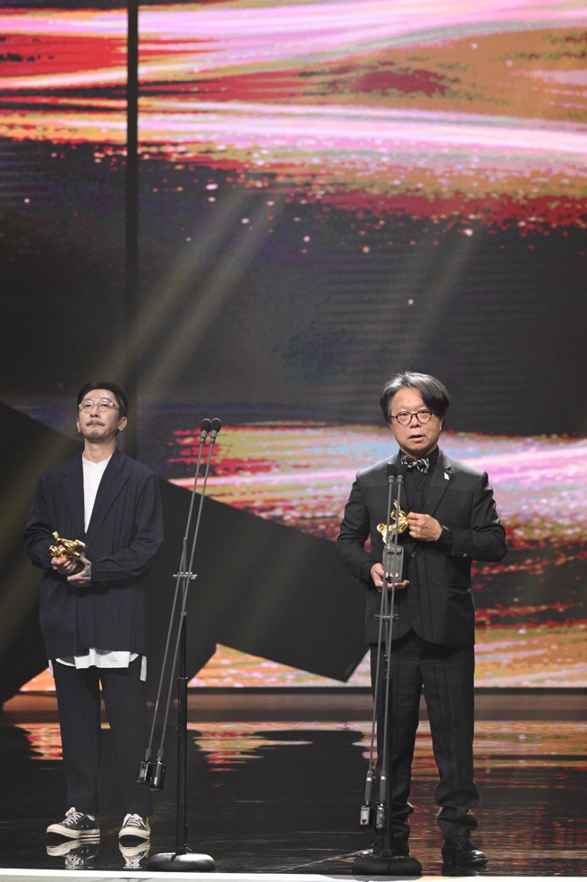 「最佳美術設計」由《鬼才之道》王誌成 （左）、梁碩麟（右）奪下。（圖／金馬執委會提供）