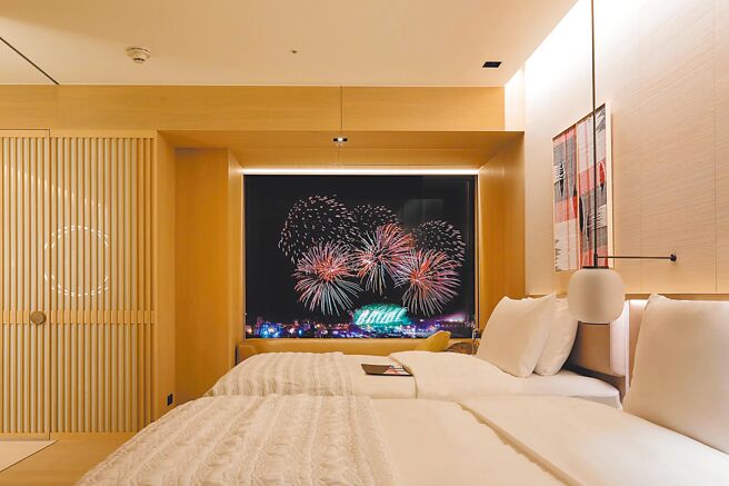 花莲洁西艾美渡假酒店推出「跨年微醺 曙光迎新」住房专案，图为海景豪华温泉客房。（花莲洁西艾美酒店提供）