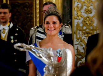 影》47歲瑞典公主陸戰隊受訓！提槍開炮預備登基女王