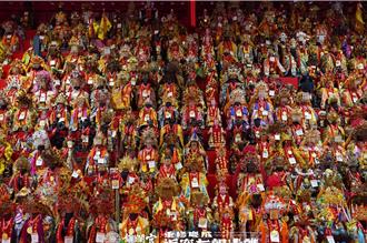 大甲鎮瀾宮建醮 近2萬尊神像齊聚變「神牆」 畫面超震撼