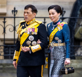 72岁泰王有新欢？传贵妃侍女「没名分」享尊荣待遇