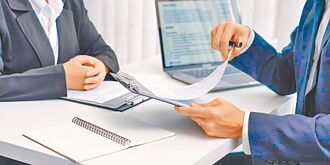 股市看多 投资型保单热度高