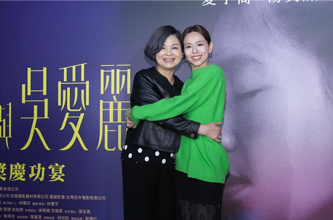 夏于乔（右）落马影后，爆料杨谨华告诉她「一个妙招」害她紧张。左为杨贵媚。（罗永铭摄）