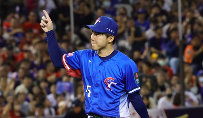 中华队投手郭俊麟26日清晨发文致敬战友。（图／刘宗龙摄）