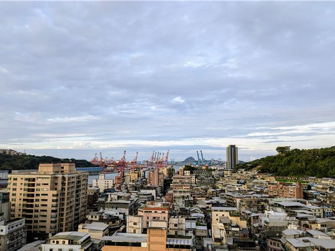 基隆市政府今年1月起，推动容积转移代金制度，第一年就为市库挹注了1.37亿元新台币的收入。（张志康摄）