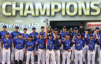 12強》中華隊奪冠慶祝2樣情 峮峮曝 「E人與I人展現」網笑翻