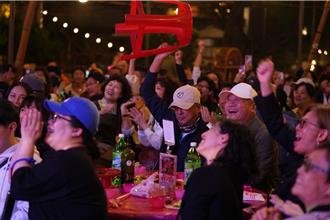《一村喜事》遇中日冠軍戰！全村狂吼「中華隊加油」還賺到張清芳開唱