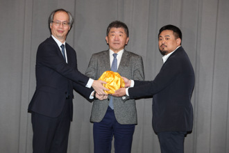 洪申翰接下印信正式接任勞動部長  對北分署憾事鞠躬道歉