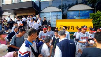 歡慶台灣隊長陳傑憲爭光！台電發650份炸雞20分鐘被掃光