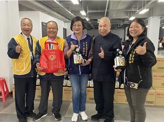 持續28年歲末關懷 2民團贈土城區1500戶弱勢民生物資