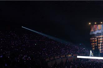 伯賢演唱會電影預售票不到1分鐘售罄！相約粉絲進戲院