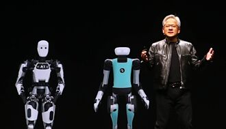 黄仁勋与港财长吃大排檔