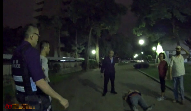 阿北晨运时突然心臟不适倒地，撞击后脑头破流血， 幸遇热心民眾CPR暖警助救援。（翻摄画面）