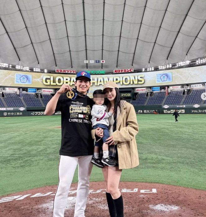 陳傑憲與妻小在東京巨蛋合照。（圖／hsien_1994  IG）