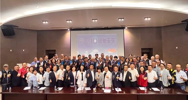 南投县草屯镇长补选，国民党南投县党部召开记者会宣布由无党籍县议员简赐胜代表国民党参选。（国民党提供／冯惠宜南投传真）