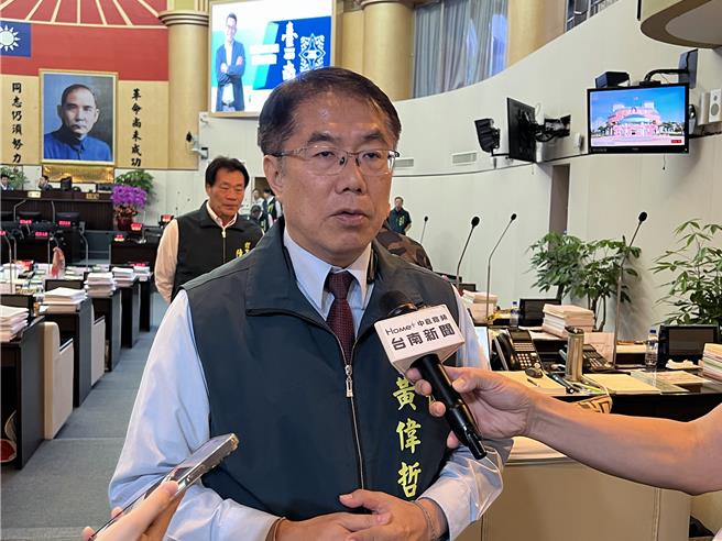 世界12强棒球赛台湾英雄打出优异成绩，阵中不少来自台南市及在地职棒队统一狮队培育的好手，市长黄伟哲25日宣布加码奖励措施，将提供合计480万元的奖金给此次中华队的球员及教练。（本报资料照片）