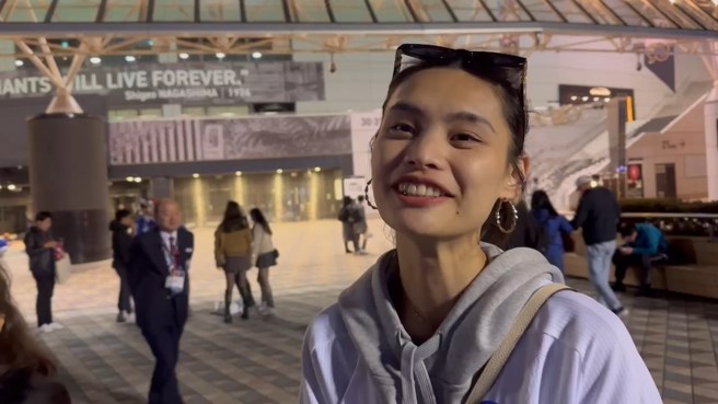 张奕的家人受访给出满分评价，赛后去开喝庆祝。（翻摄画面）