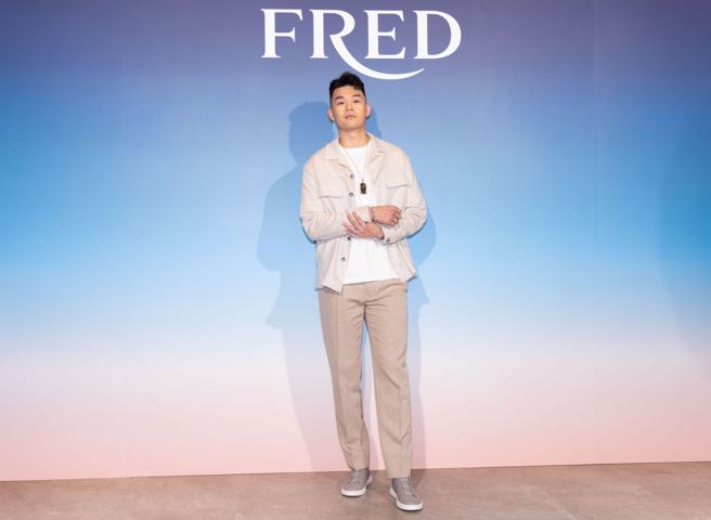 拿下两届奥运羽球金牌的王齐麟昨日出席FRED珠宝发表会，手腕迭戴奢华升级版FRED镶钻手环，幸运再升级。（吴松翰摄）