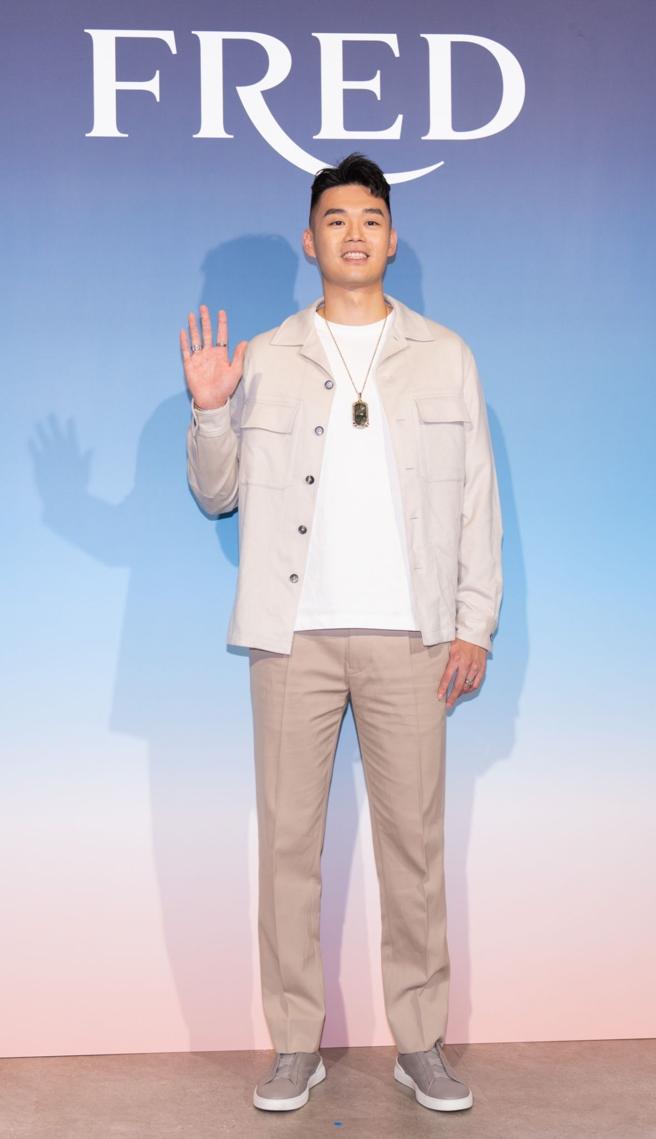 拿下两届奥运羽球金牌的王齐麟昨日出席FRED珠宝发表会，手腕迭戴奢华升级版FRED镶钻手环，幸运再升级。（吴松翰摄）