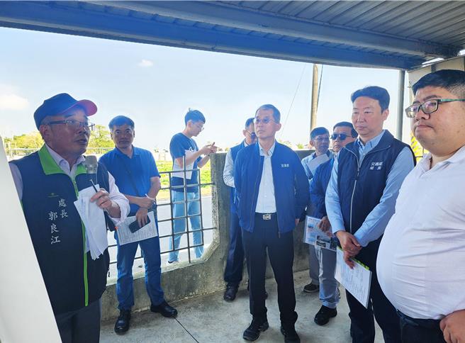 立委蔡易餘今（25日）邀立法院交通委員會到嘉義實地考察166、170縣道，交通部長陳世凱實地到場。（讀者提供／呂妍庭嘉義傳真）