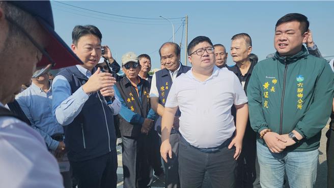 立委蔡易餘今（25日）邀立法院交通委員會到嘉義實地考察166、170縣道。（讀者提供／呂妍庭嘉義傳真）