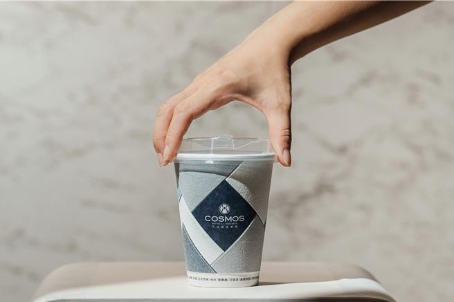 台北天成大饭店「天成17CAFE外带店」，自11月25日起连续三天享咖啡买一送一优惠。（天成饭店集团提供）